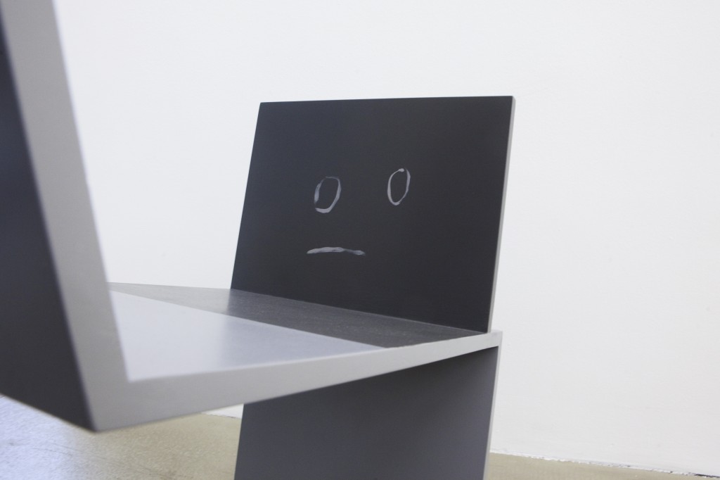 KR004 copia waiting laptop