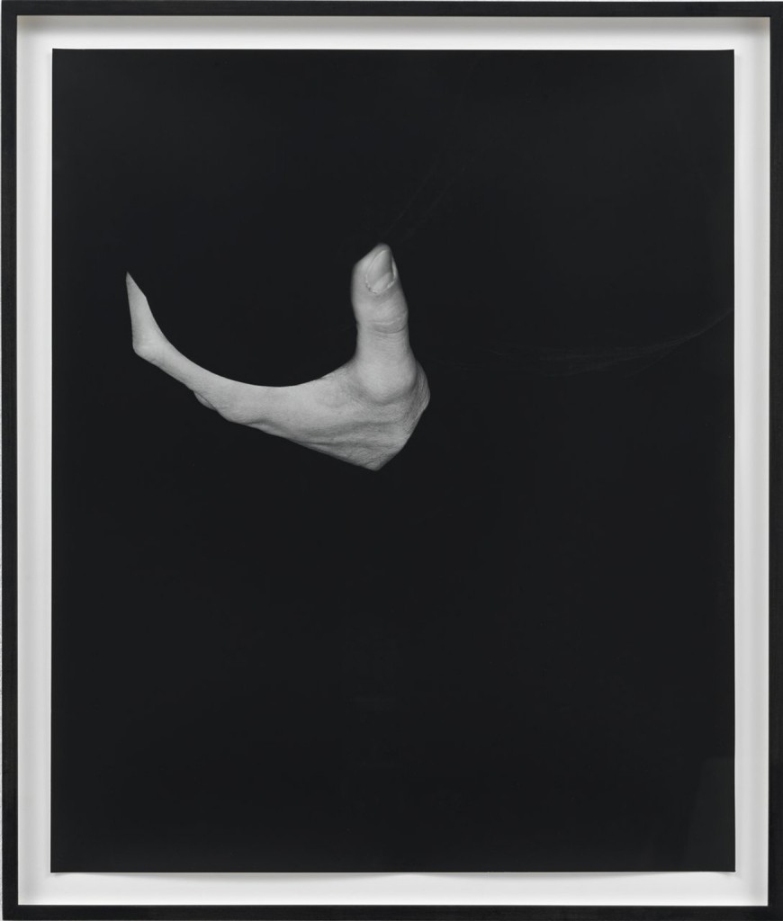 TaC_F_32.002_low hand on body (breast)