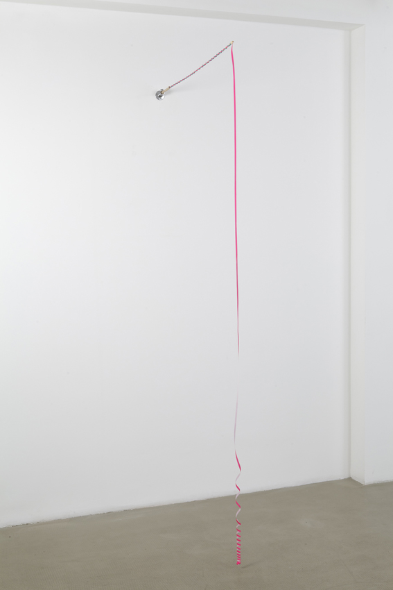 JH1 Untitled (kleine peitsche, rosa, hellblau)